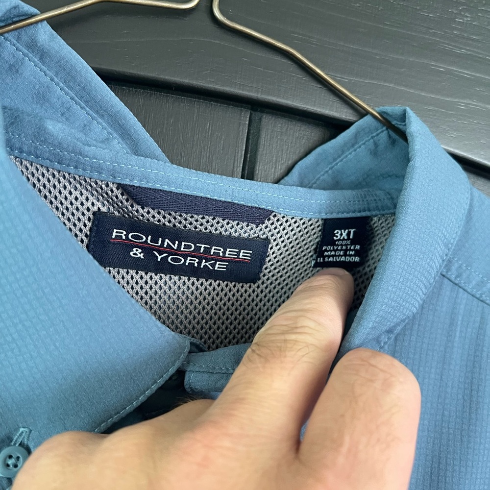 Roundtree & Yorke Casual Blue Button Down Shirt